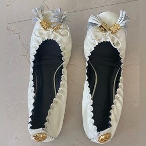 Tory Burch White Reese Scrunch Tassel Ballet Flat 7.5